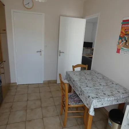 Hébergement de vacances Maison Lumineuse Avec Jardin, Proche Et Commerces - 5 Pers. - Fr-1-540-174