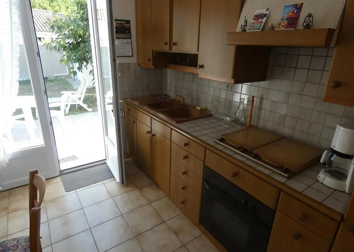 Maison Lumineuse Avec Jardin, Proche Et Commerces - 5 Pers. - Fr-1-540-174 Hébergement de vacances